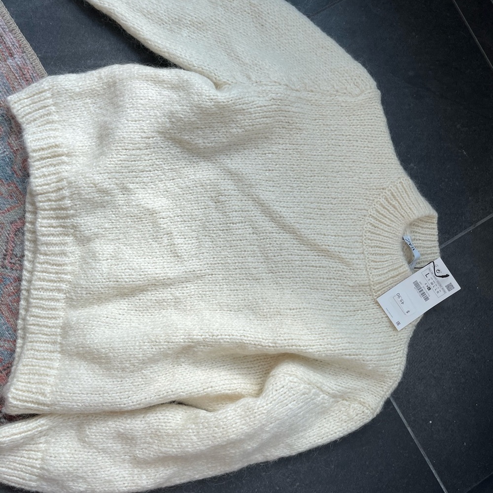 Zara cropped sweater brand new with tags